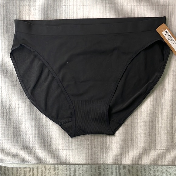 SKIMS NWT Soft Smoothing Seamless Bikini Brief Color Eclipse Black Size Small - Picture 2 of 6